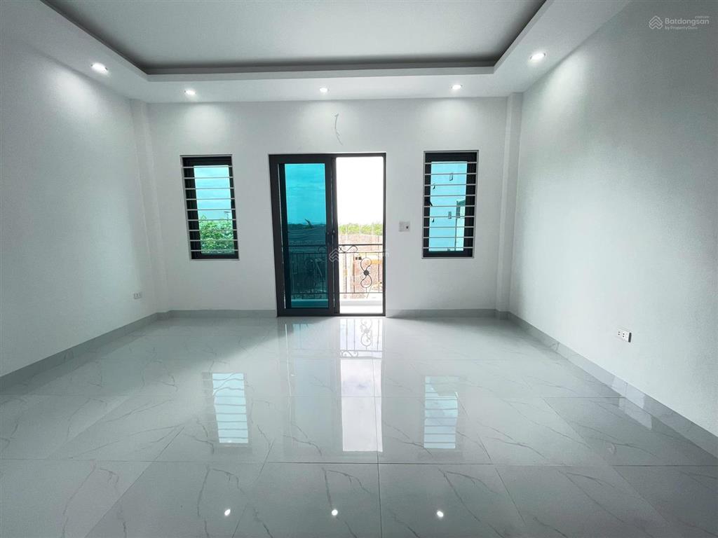 Nhà 2 mặt tiền/2 mặt đường thông ôtô đi qua+thang máy 101m2x4 tầng/ngay gần kđt đô nghĩa (ảnh thật)