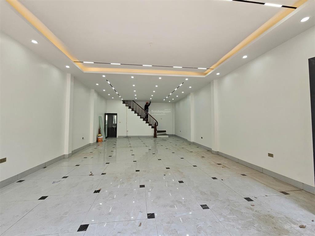 Nhà xây độc lập, hiện đại đường ôtô tránh nhau~70m2x5t gần nvh độ chàng (ở+kd online+văn phòng tốt)