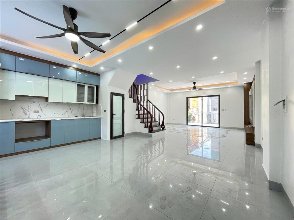 Nhà xây độc lập, hiện đại đường ôtô tránh nhau~70m2x5t gần nvh độ chàng (ở+kd online+văn phòng tốt)