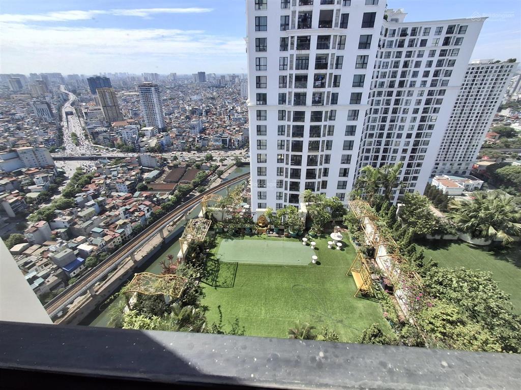 Cho thuê cc vincom royal city, căn góc, bc đn, 170m, 3n3vs, nt cơ bản. 27tr/th  0974 687 ***