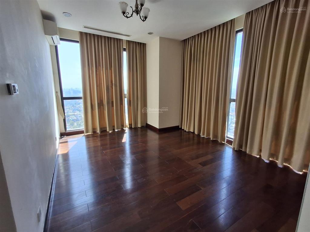 Cho thuê cc vincom royal city, căn góc, bc đn, 170m, 3n3vs, nt cơ bản. 27tr/th  0974 687 ***