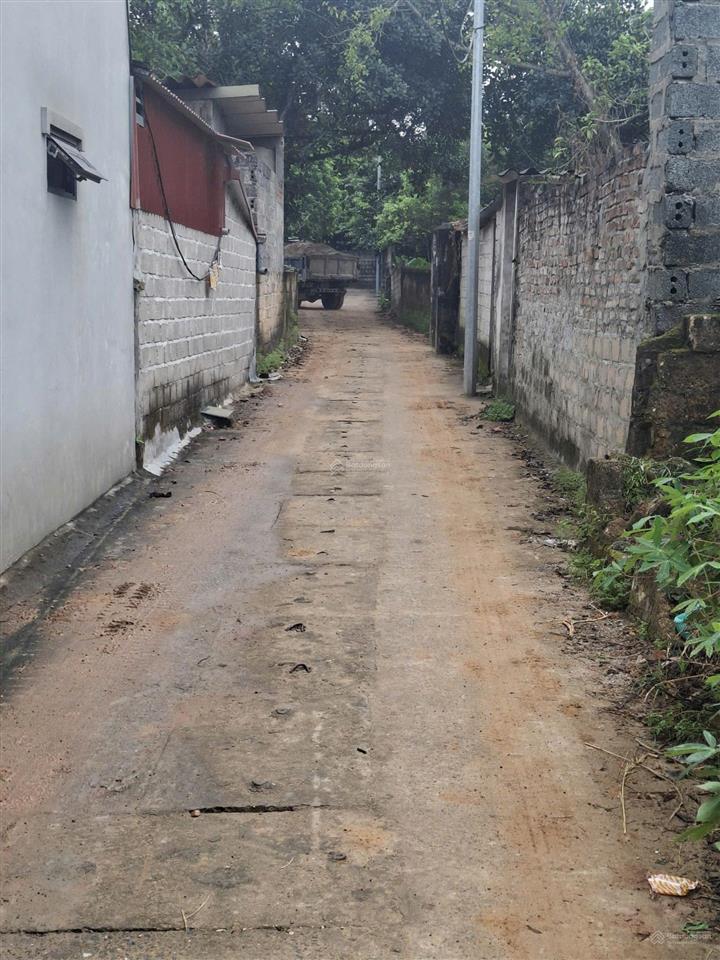 Bán 90m2 đất ngõ 90 mỹ trung  sơn tây. mt 5m. sẵn sổ. 1,3 tỷ.  0974 687 ***
