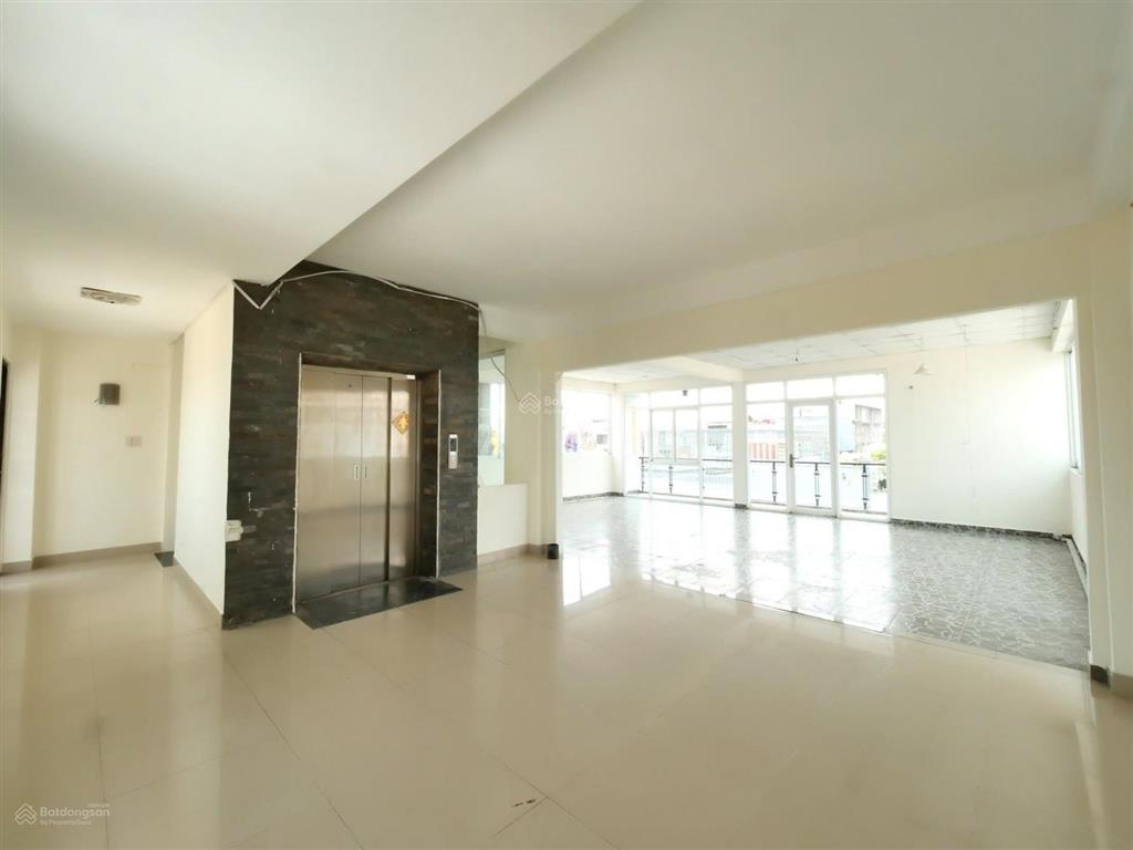 Bán nhà mặt phố ngay chợ da sà mặt tiền 8m