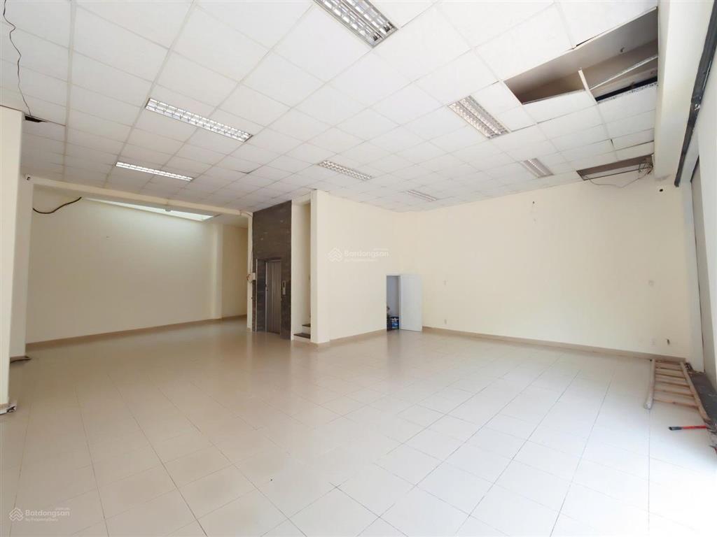 Bán nhà mặt phố ngay chợ da sà mặt tiền 8m