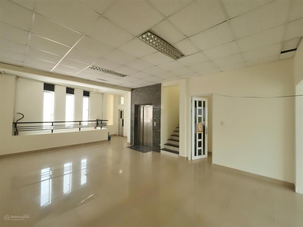 Bán nhà mặt phố ngay chợ da sà mặt tiền 8m