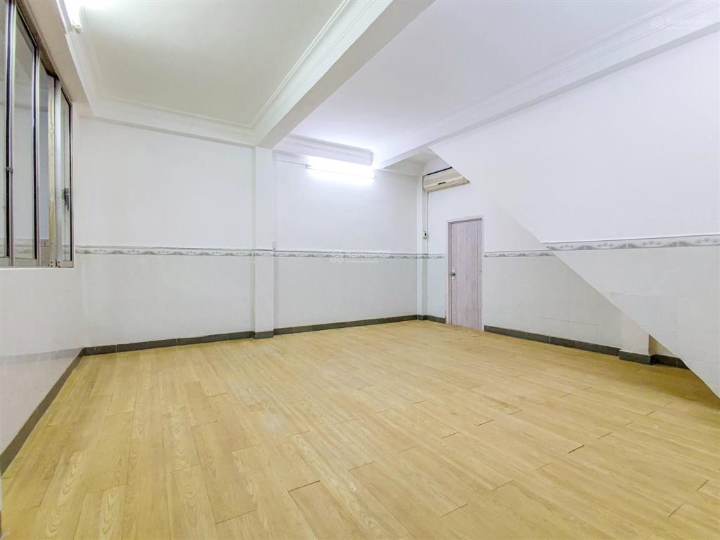 Chính chủ cần cho thuê nguyên căn nhà 200 m2 mặt tiền đường tôn thất thuyết quận 4