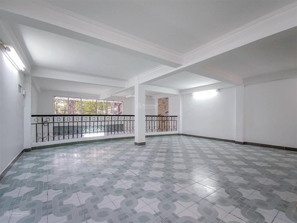 Chính chủ cần cho thuê nguyên căn nhà 200 m2 mặt tiền đường tôn thất thuyết quận 4