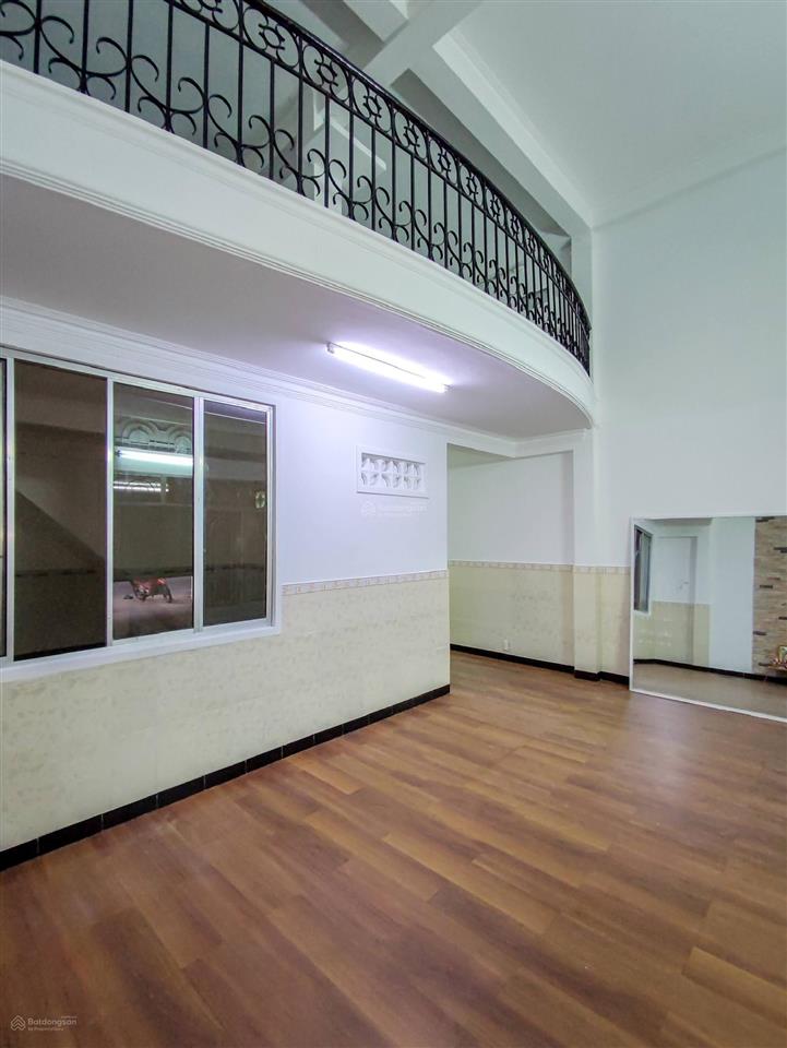 Chính chủ cần cho thuê nguyên căn nhà 200 m2 mặt tiền đường tôn thất thuyết quận 4
