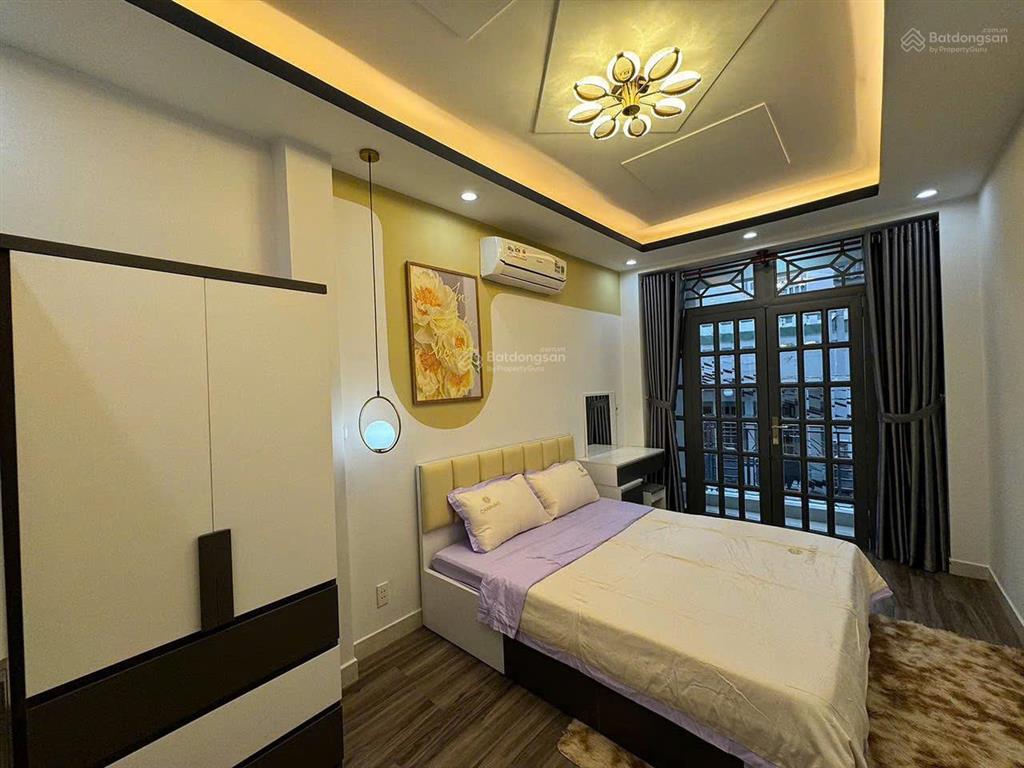 Cho thuê nhà ngay mặt tiền nhiêu tứ, phú nhuận
