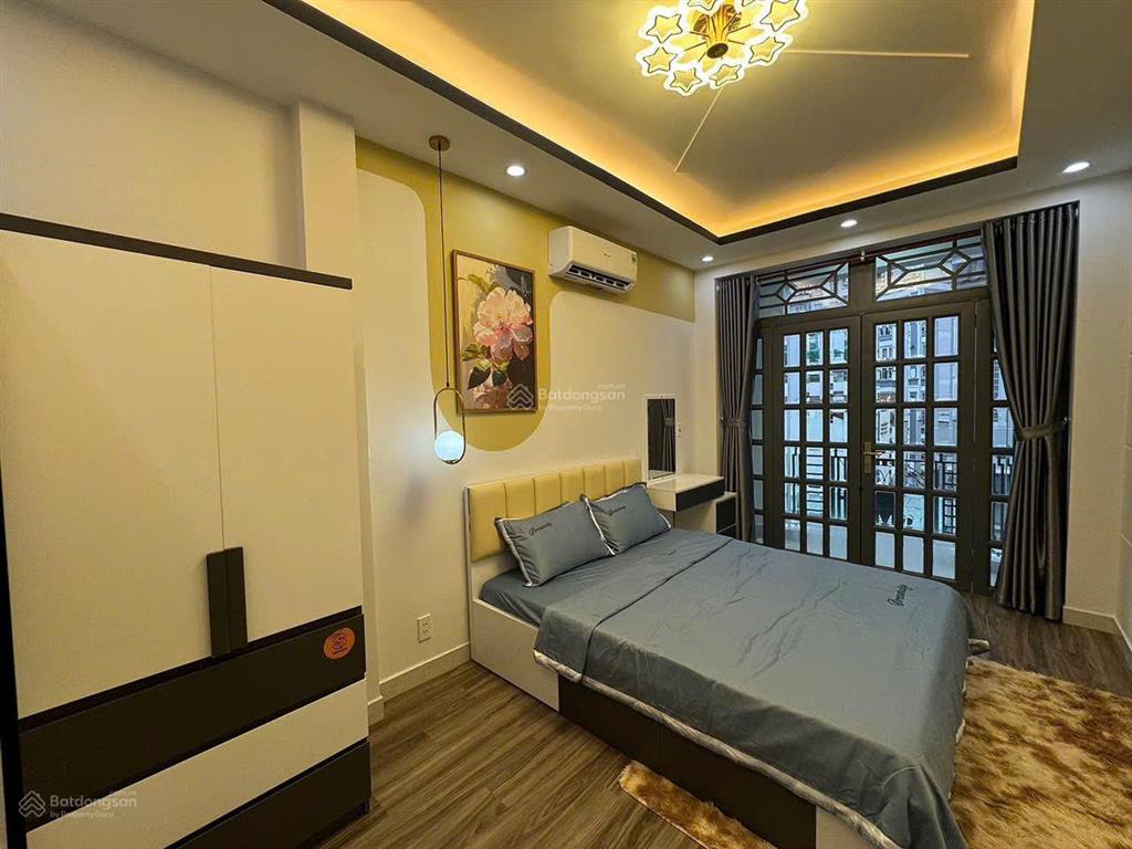Cho thuê nhà ngay mặt tiền nhiêu tứ, phú nhuận