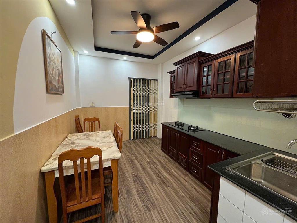 Cho thuê nhà ngay mặt tiền nhiêu tứ, phú nhuận