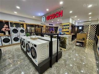 Cho thuê mặt tiền showroom lê văn sỹ (setup sẵn kệ trưng bày)