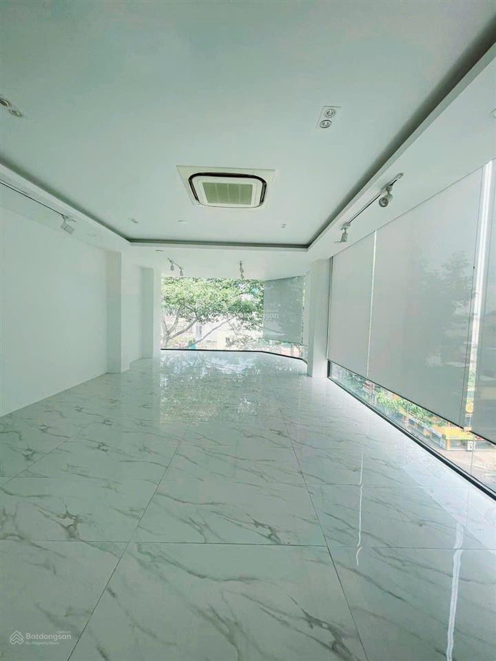 Cho thuê nhà kinh doanh góc 2 mặt tiền trần quang diệu, phường 14, quận 3