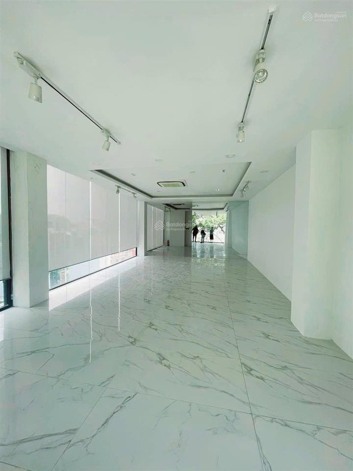 Cho thuê nhà kinh doanh góc 2 mặt tiền trần quang diệu, phường 14, quận 3