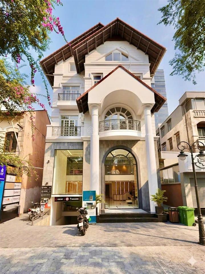 Cho thuê tòa nhà mặt tiền nam kỳ khởi nghĩa hầm 4 lầu, thang máy, giá tốt