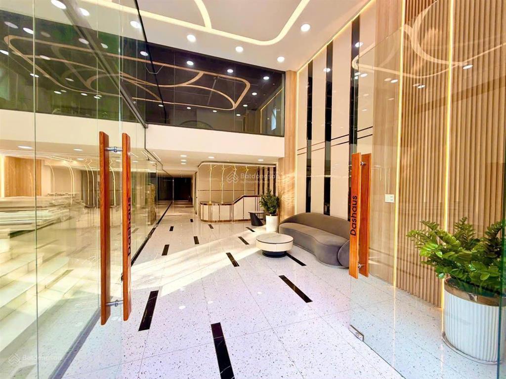 Cho thuê tòa nhà mặt tiền nam kỳ khởi nghĩa hầm 4 lầu, thang máy, giá tốt