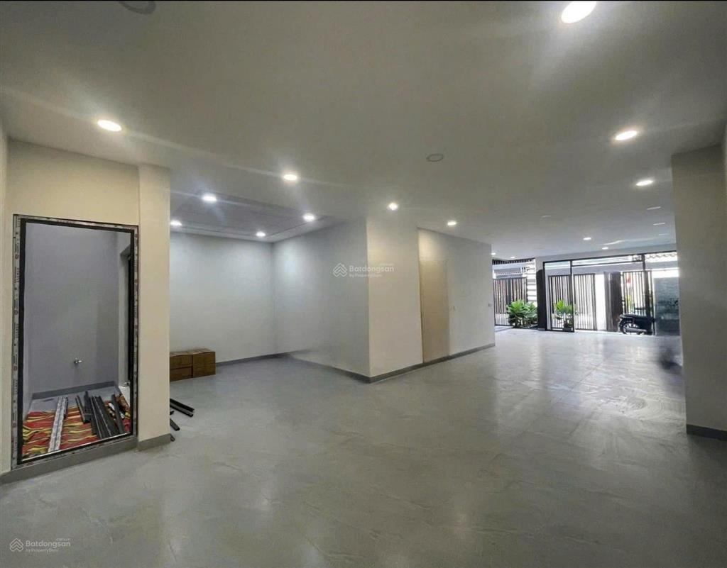 Siêu phẩm biệt thự cao cấp  339 lê văn sỹ, p12, quận 3
