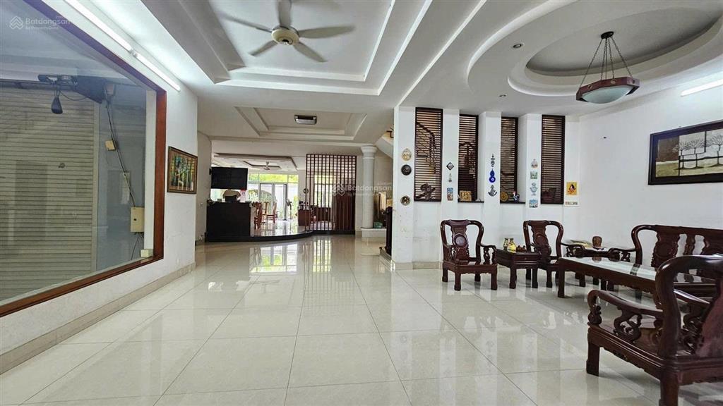 Cho thuê biệt thự hồ biểu chánh  ngay brg mart nguyễn văn trỗi