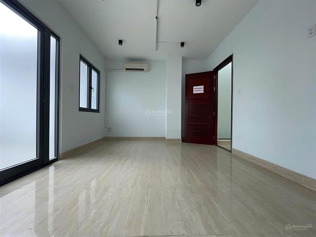 Cho thuê nhà mặt tiền hai bà trưng, đối diện nhà thờ tân định, ngang 6m, vị trí đẹp kinh doanh