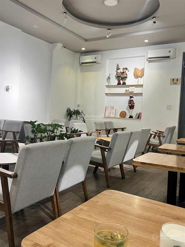 Cho thuê nhà mặt tiền 491a sư vạn hạnh, quận 10  dt 7x15m  giá thương lượng