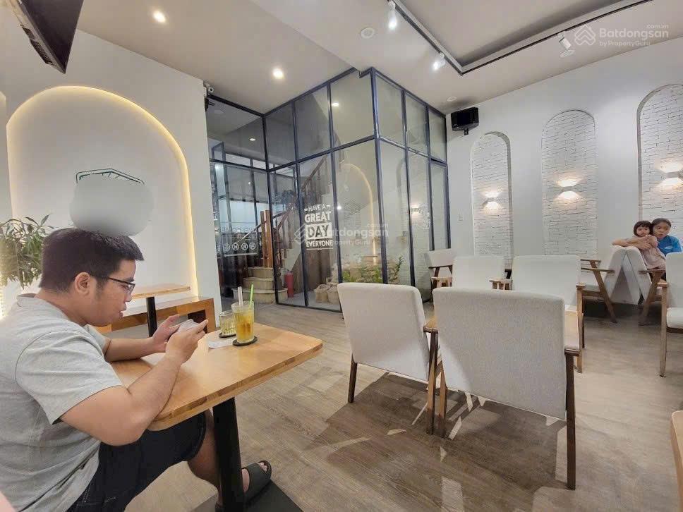 Cho thuê nhà mặt tiền 491a sư vạn hạnh, quận 10  dt 7x15m  giá thương lượng