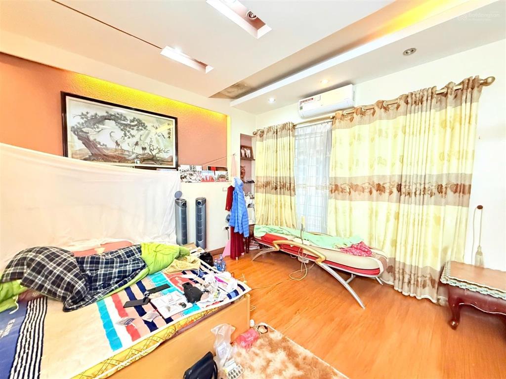 Cho thuê nhà 50m2 x 5 tầng, ô tô vào nhà, cách hồ tây 300m, 5 phòng ngủ khép kín.  0336 236 ***