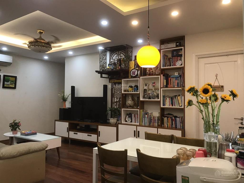 Chính chủ bán căn hộ căn góc 47m2, nghĩa đô, 106 hoàng quốc việt, 4,7 tỷ