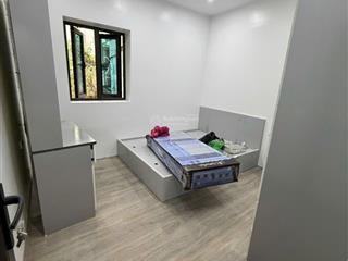 Cho thuê căn góc 3pn, 1wc, 90m2 tt nghĩa tân  đường hoàng quốc việt, cầu giấy