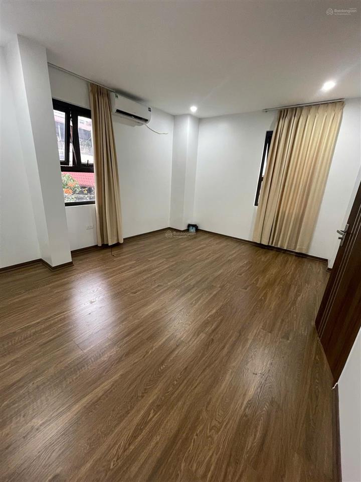 Cho thuê nhà phân lô, dt 65m2 x 5 tầng ngõ ô tô vào, hoàng quốc việt, giá 25 tr/ tháng