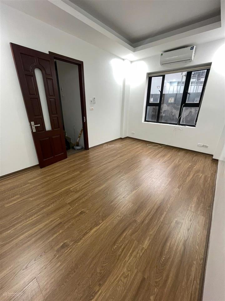 Cho thuê nhà phân lô, dt 65m2 x 5 tầng ngõ ô tô vào, hoàng quốc việt, giá 25 tr/ tháng