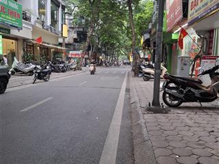 Cho thuê căn góc dt 60 m2 mặt phố nghĩa tân, hoàng quốc việt. giá thuê 15 tr/th