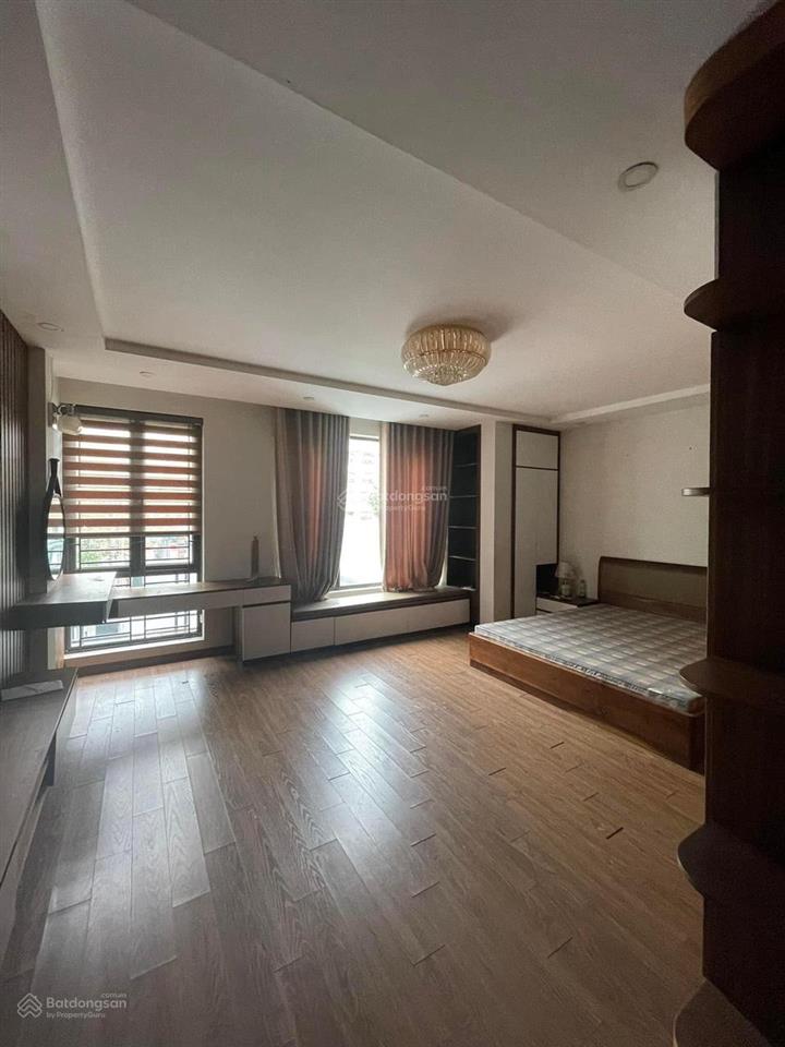 Cho thuê lk dt 80m2 x 4,5 tầng, ngõ 2 ô tô chánh phạm tuấn tài, nghĩa tân. giá thuê 28 tr/th.