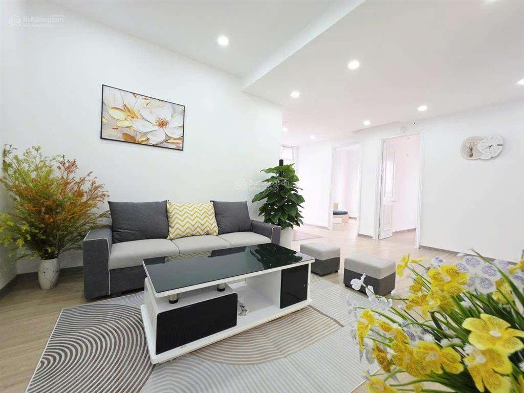 Chính chủ bán căn góc 80m2 ( sổ 43m2 ) 3pn, 2vs tập thể nghĩa tân, giá 4,8 tỷ