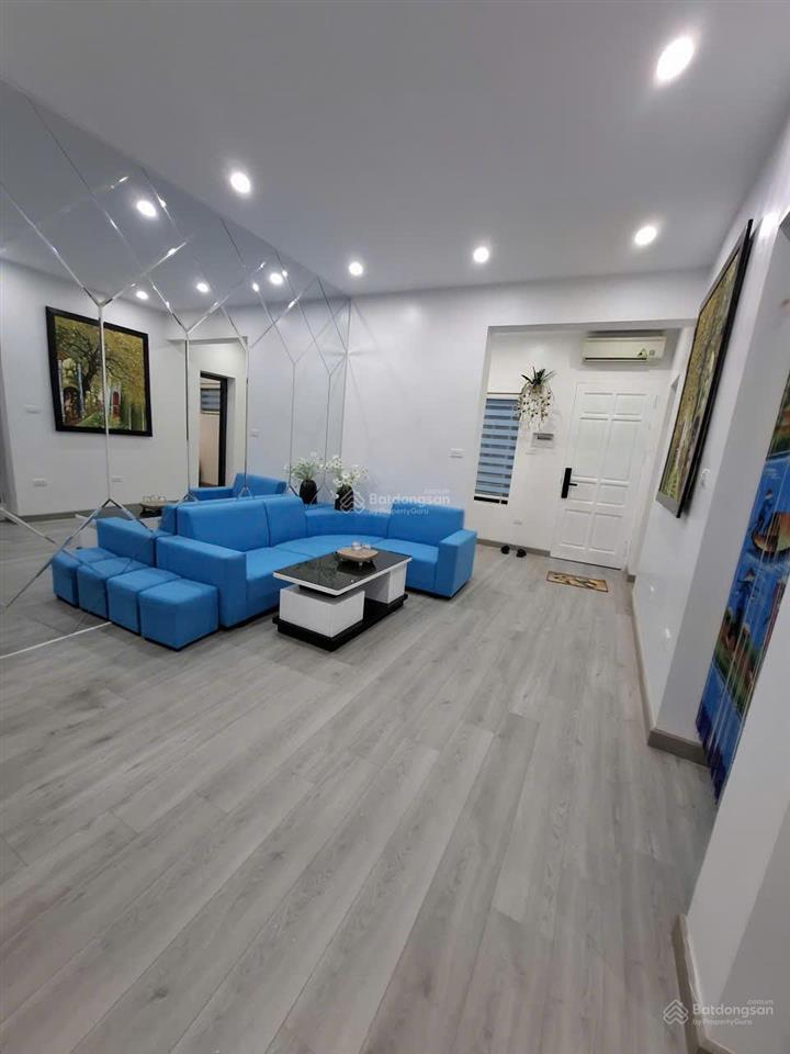 Chính chủ bán căn hộ tầng 3 tt nghĩa tân, dt 70m2 nguyên căn, 3pn, vs, nhà mới, full nội thất.