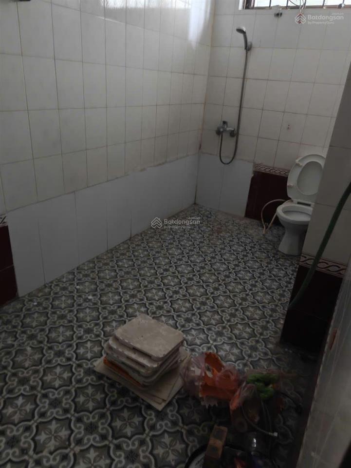 Cho thuê nhà nhà góc 95m2 x 4 tầng, vỉa hè rộng, ngõ 106 hoàng quốc việt, 28 tr/th.