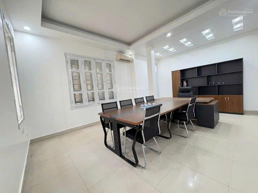Cho thuê nhà 40m2 x 5 tầng, khu nhà phân lô trần quốc hoàn. giá thuê 13 triệu/tháng