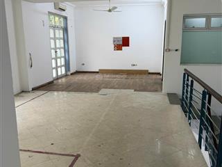 Cho thuê nhà 150m2 x 4 tầng, mặt tiền 8m + sân, ngõ phố hoàng quốc việt  nghĩa đô, 25 tr/th.