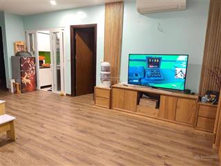 Chính chủ bán căn hộ tầng 3, dt sử dụng 60m2 (sổ 31m2) 2pn, vs tập thể nghĩa tân, giá 3,5 tỷ