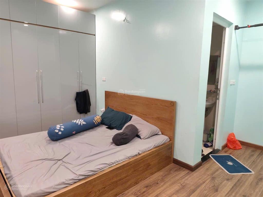 Chính chủ bán căn hộ tầng 3, dt sử dụng 60m2 (sổ 31m2) 2pn, vs tập thể nghĩa tân, giá 3,5 tỷ