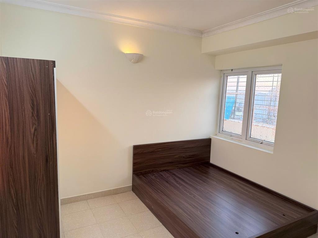Bán căn hộ 70m2, 3pn, vs, ngõ 234 hoàng quốc việt, nghĩa đô, giá 4,5 tỷ