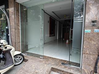 Cho thuê nhà 60m2 x 5 tầng, mặt phố đội cấn, phố sầm uất, cho thuê 26 tr/th