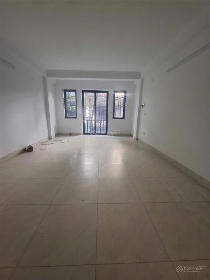 Cho thuê nhà đẹp, 60m2 x 4,5 tầng, ngõ ô tô trung kính  cầu giấy, 22 tr/th, tel 0977 689 ***