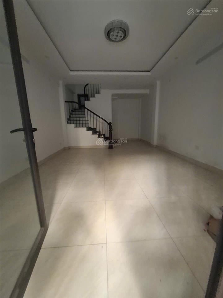Cho thuê nhà đẹp, 60m2 x 4,5 tầng, ngõ ô tô trung kính  cầu giấy, 22 tr/th, tel 0977 689 ***