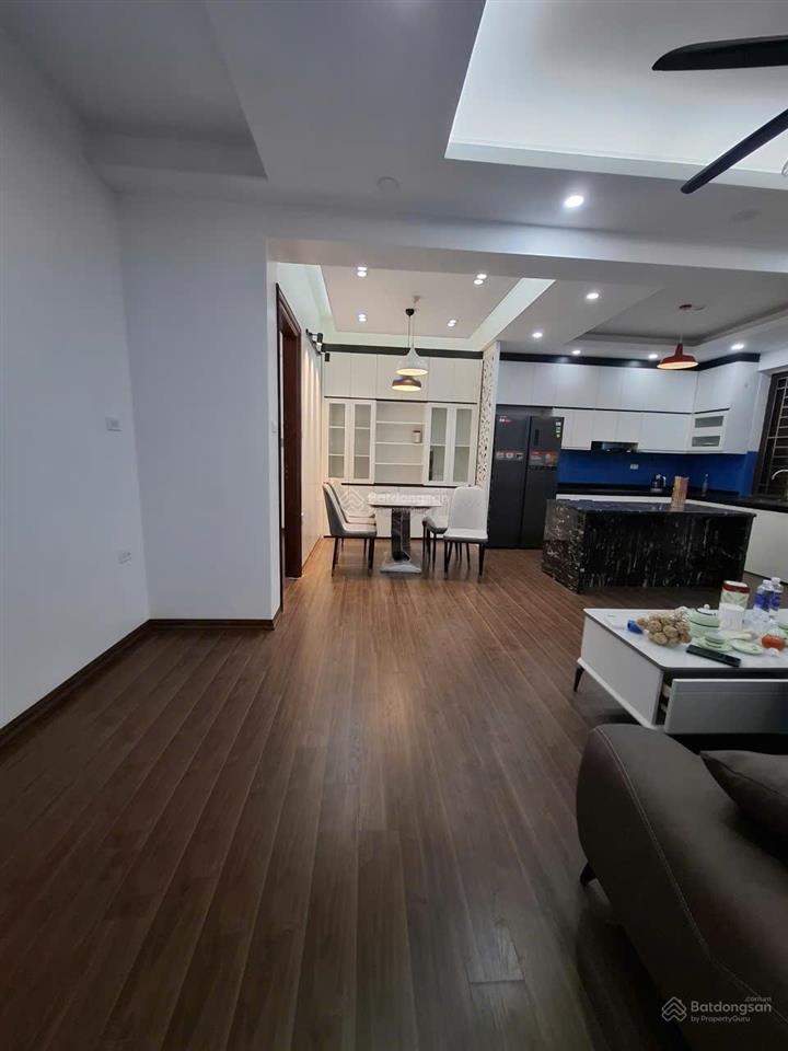 Chính chủ bán căn hộ 58m2, 2pn, 2vs, trang bị nội thất, kđt nghĩa đô  106 hoàng quốc việt