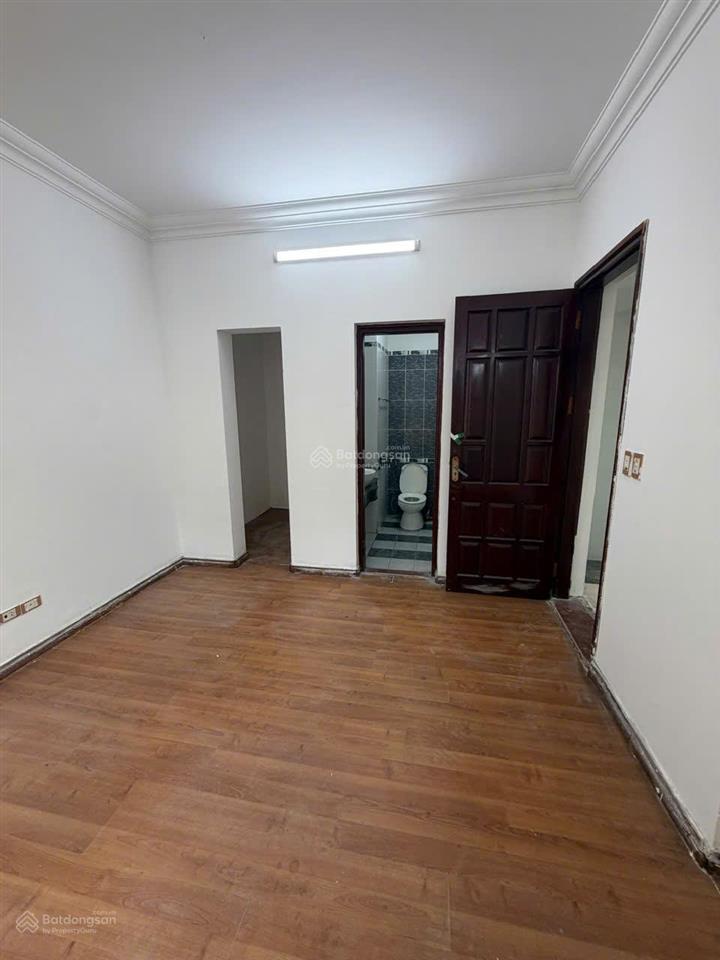 Cho thuê nhà riêng 50m2 x 4 tầng, ngõ ô tô phố trung kính  cầu giấy, 15 tr/th
