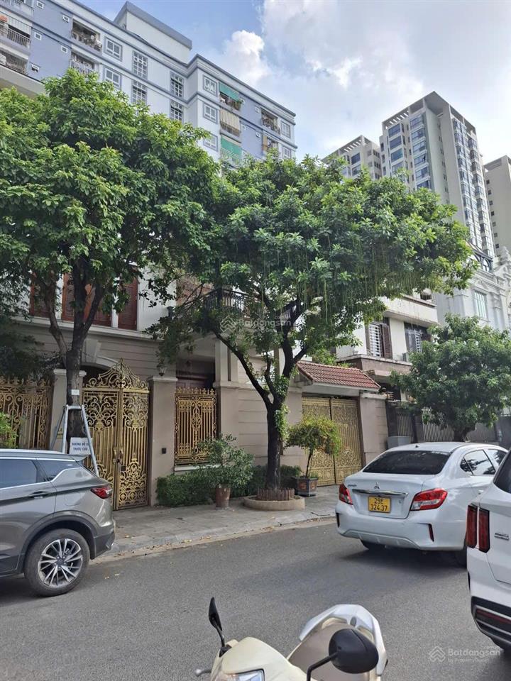 Chính chủ cho thuê nhà 150m2 x 4 tầng nổi + 1 tầng hầm, phố trung kính  yên hòa, giá 68 tr/th