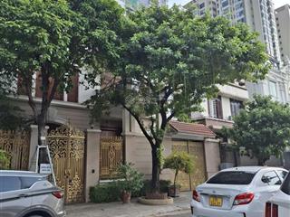 Chính chủ cho thuê nhà 150m2 x 4 tầng nổi + 1 tầng hầm, phố trung kính  yên hòa, giá 68 tr/th