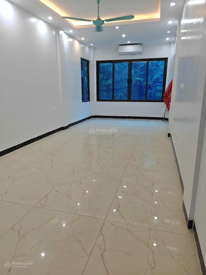 Chính chủ cho thuê nhà riêng 55m2 x 5 tầng, thang máy, ngõ 2 ô tô tránh, phố trung kính  cầu giấy