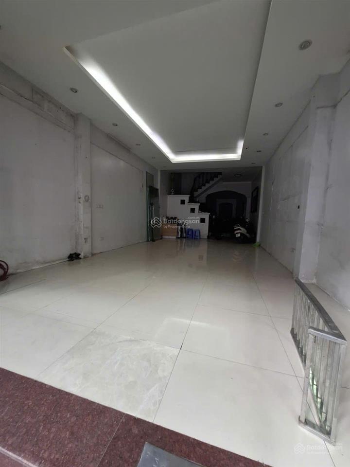 Cho thuê nhà 60m2 x 5 tầng, mt 5m mặt phố trung kính  yên hòa, giá 28 tr/th