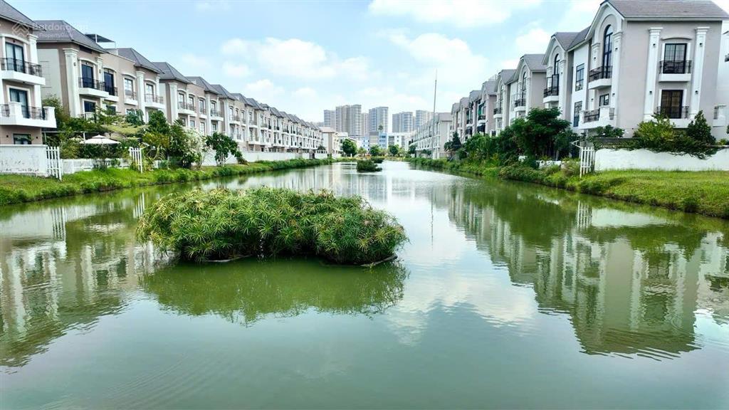 Giá tốt nhất biệt thự đơn lập khu compound hồ sen súng vinhomes grand park  bán 42 tỷ all (có sổ)